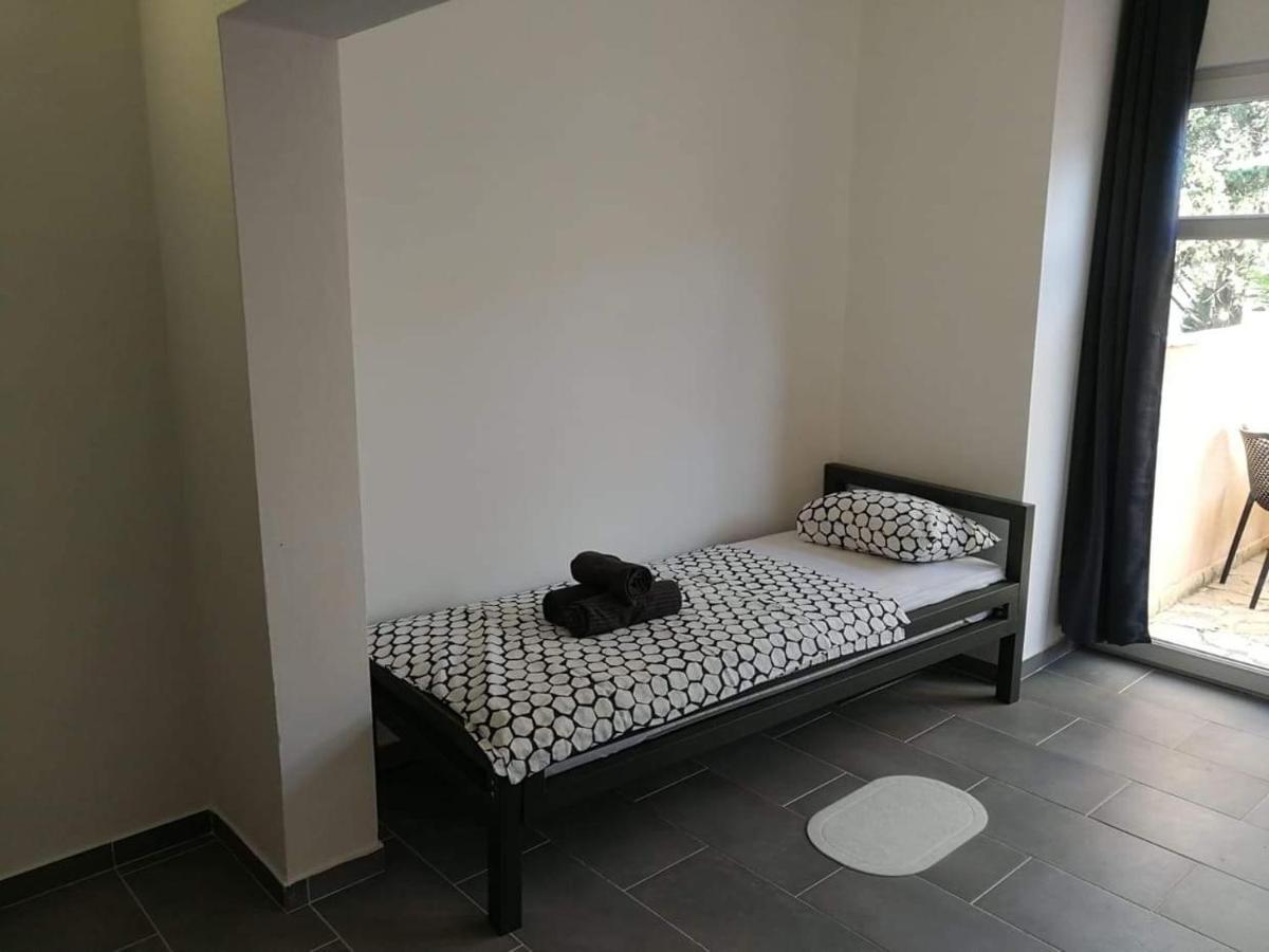 Aurelia Apartments, Vir Eksteriør billede