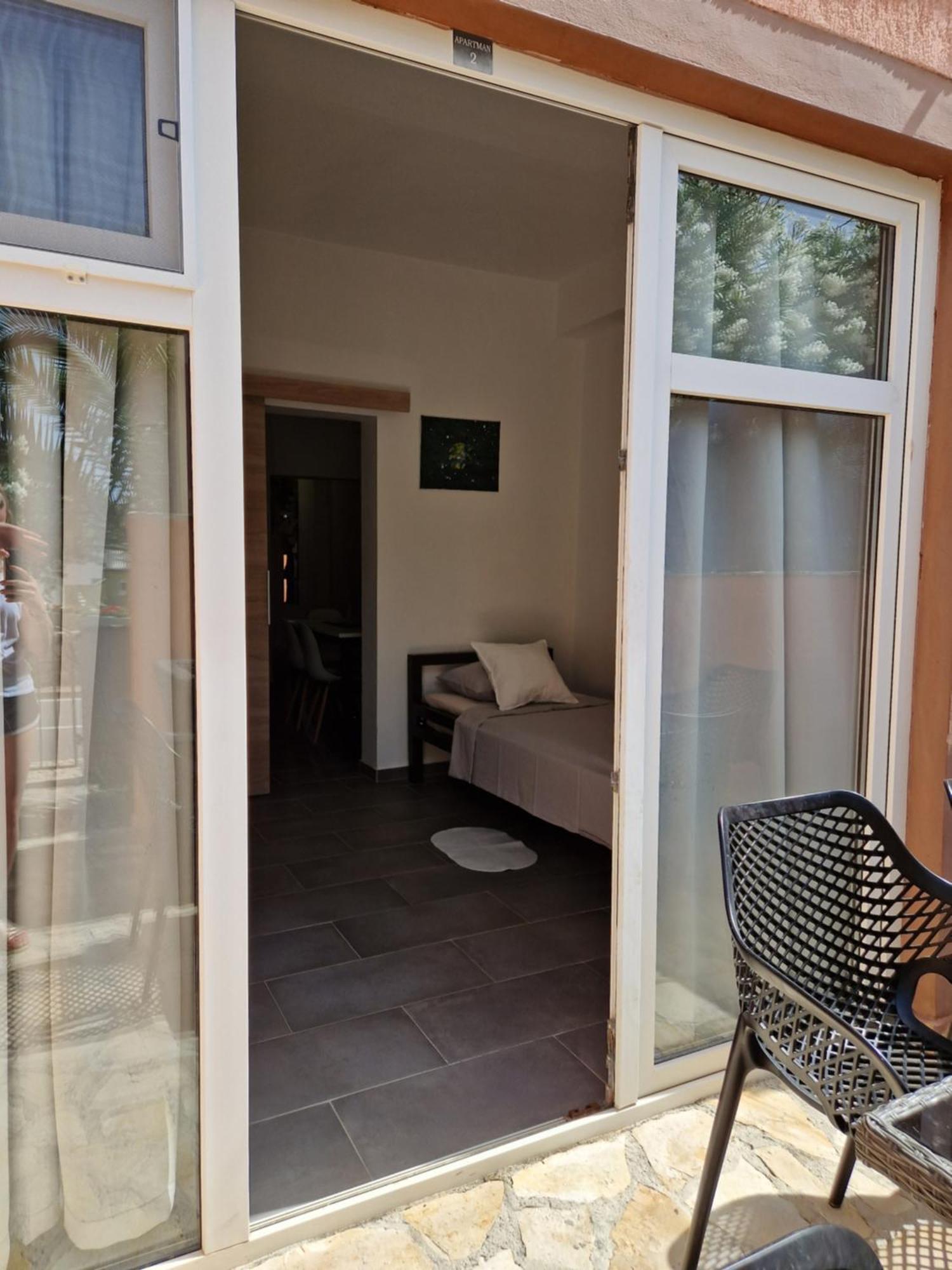 Aurelia Apartments, Vir Eksteriør billede