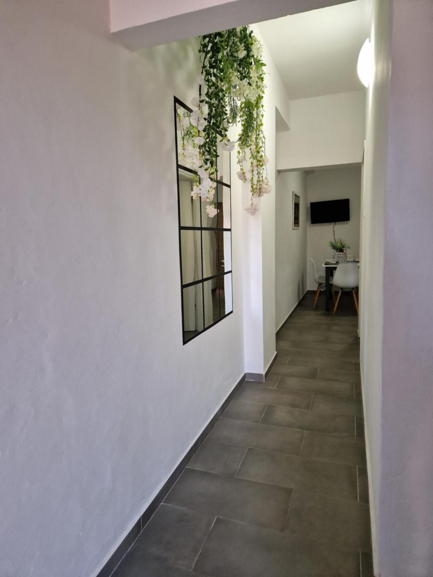 Aurelia Apartments, Vir Eksteriør billede