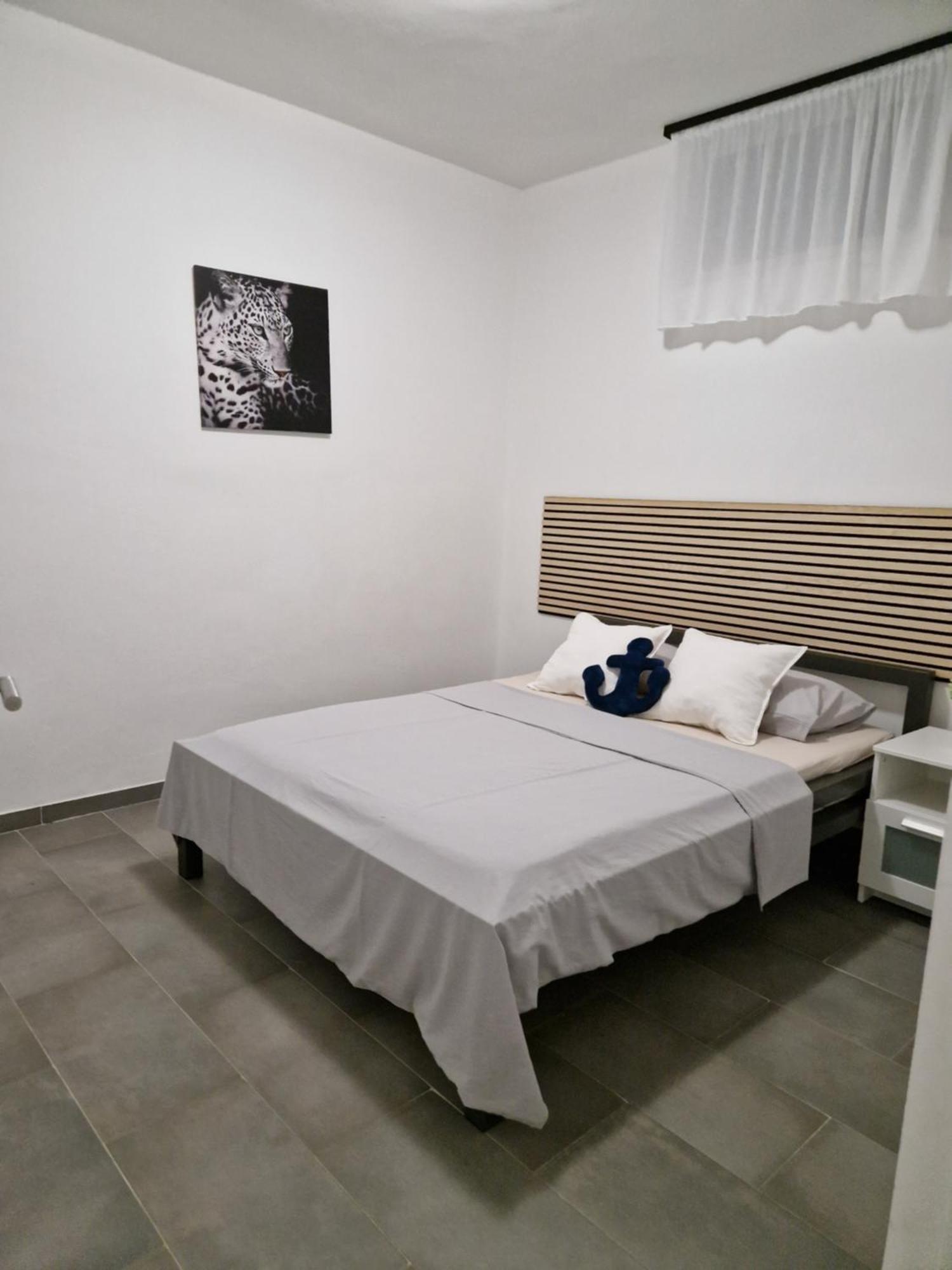 Aurelia Apartments, Vir Eksteriør billede