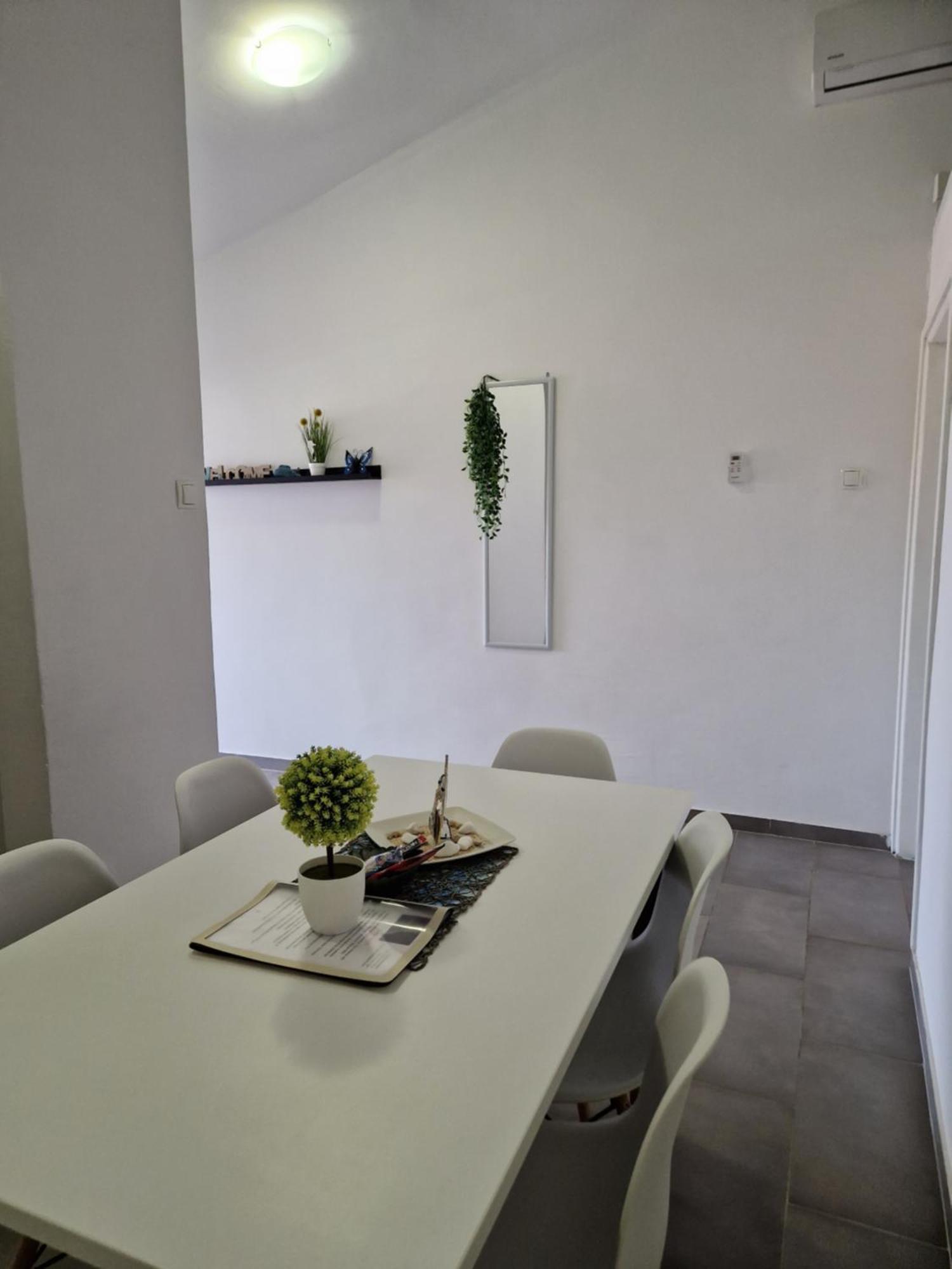 Aurelia Apartments, Vir Eksteriør billede
