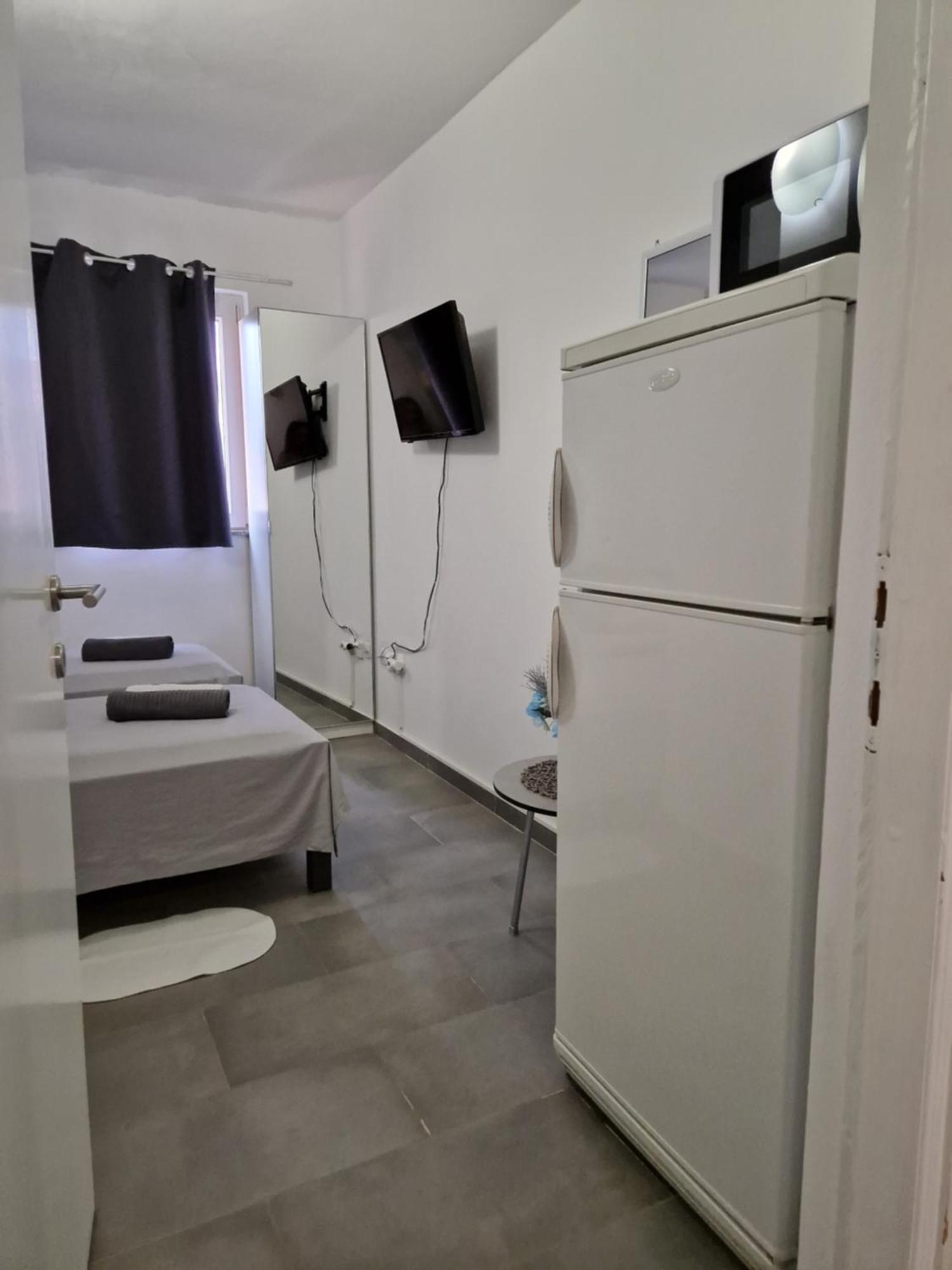 Aurelia Apartments, Vir Eksteriør billede