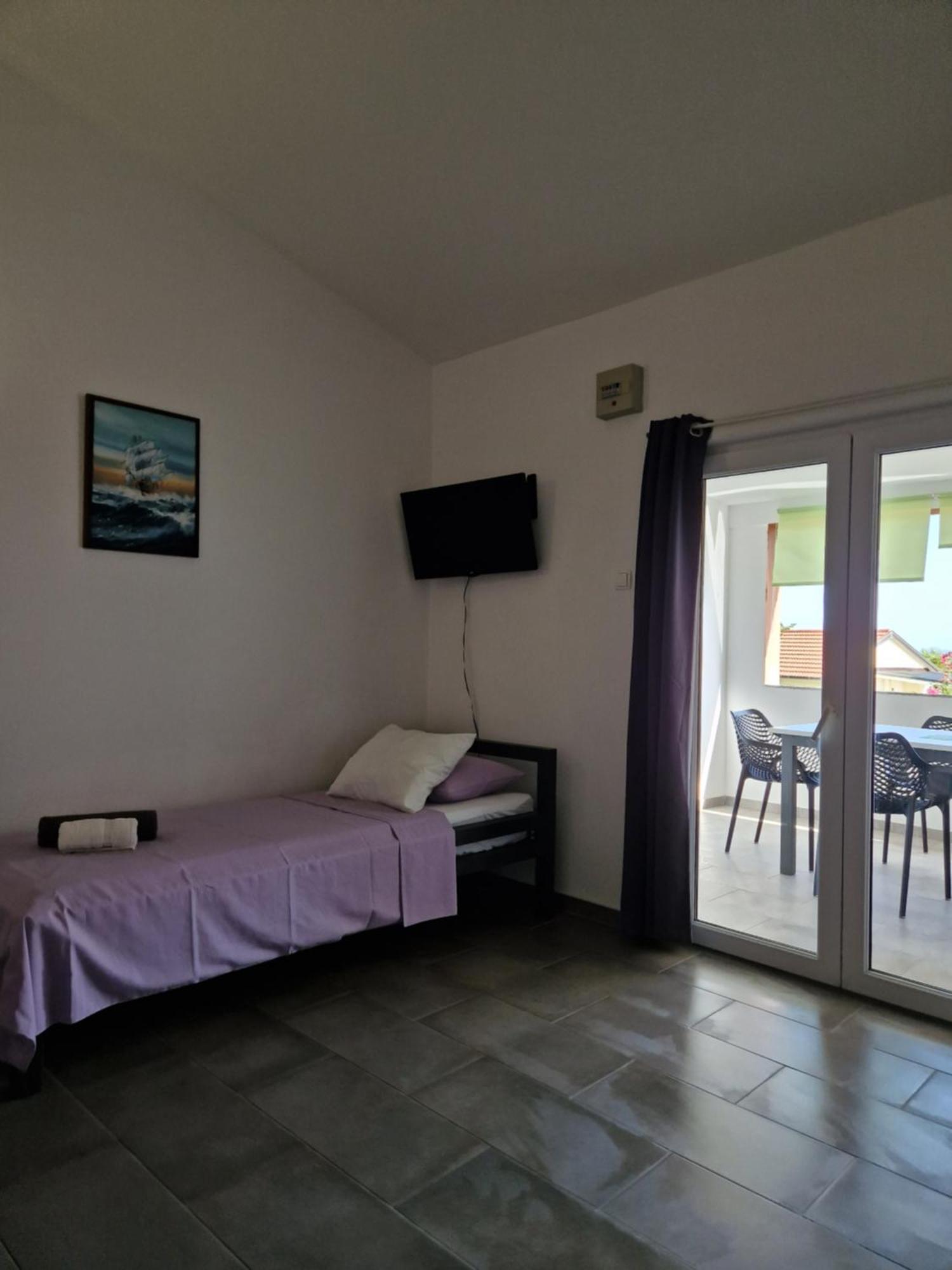 Aurelia Apartments, Vir Eksteriør billede